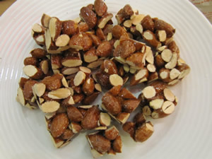 Almond Squares - Hạnh Nhân