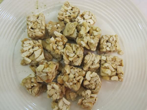 Cashew Brittle - Kẹo Hạt Điều